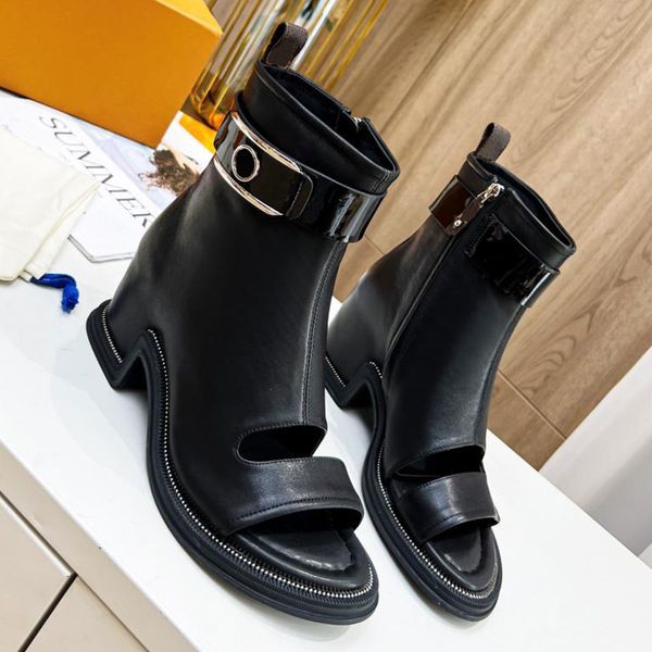 Sandales de créateurs pour femmes populaires bottes courtes printemps été style de piste conception à bout ouvert mettant en valeur le sens de la mode hauteur du talon de 5 cm sandla grande taille 42 35