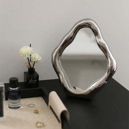 Portabl Makeup Mirror irrégulier Art Pincule Small Small Wavy Coréen Miroir de bureau mignon Miroirs de salle de bain Home Decor pour salon