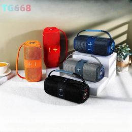 Haut-parleur Bluetooth portable avec tws LED TWS Handheld sans fil Subwoofer Soupchable TF / AUX / FM et U DISK TG668