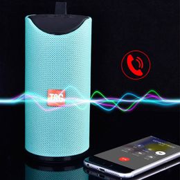 Draagbare Bluetooth-luidsprekers Waterdicht Outdoor Reizen Boombox Draadloze luidspreker FM-radio TF-kaart Ondersteuning Stereo Sound Box Home Party