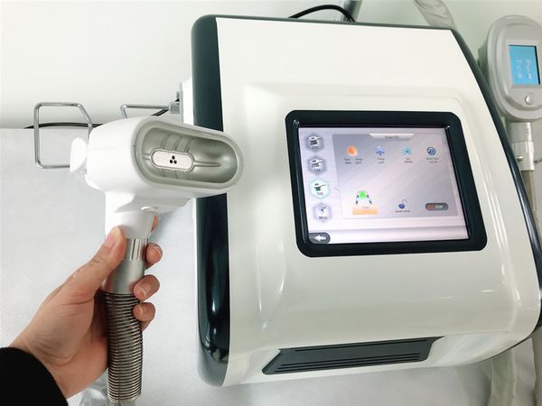 Machine portable de libération de cellulite par cryolipolyse Équipement amincissant de cryothérapie La liposuccion congelée comprend l'élimination permanente des cellules adipeuses avec 4 poignées