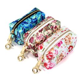 Bolsa de bocadillos de entrenamiento para perros portátil Moda impresa Bolsa de tratamiento de viaje para perros al aire libre para bocadillos Silbato Bolsas de basura para mascotas Jllsan