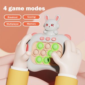 Lecteurs de jeux portables Console de jeu à poussée rapide avec bouton de lumière sonore Machine de jeu Gopher Anti-Stress Coordination œil-main pour enfants garçons filles 230715