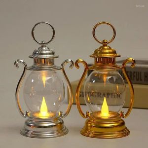 Portable Lanterns LED Vintage Lantern Flickering Flame Indoor Classic Tabletop Decor Patio Decorative Battery Powered