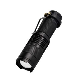 Draagbare Mini LED Zaklamp Torch Lichtlamp met 3 Verlichtingsmodi Ultra-Bright Zoomable Flashlight voor Indoor Outdoor Camping Emergency Ons
