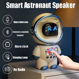 Haut-parleurs portables Mini astronaute intelligent haut-parleur Bluetooth Portable stéréo AI Audio interactif avec réveil Support TF/FM cadeaux pour enfants Q240328