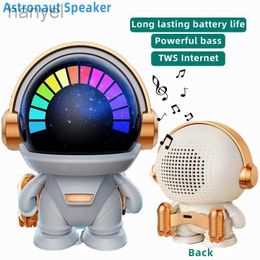 Portable Haut-parleurs Nouveau haut-parleur astronaute Bluetooth sans fil TWS couplet mignon bureau espace robot subwoofer Bluetooth haut-parleur cadeau extérieur 24318