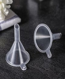 Portable Transparent Mini Funnels Bouteilles goulot d'étranglement en plastique Emballage Auxiliaire outil de cuisine Barau de cuisine accessoire DH98786330575