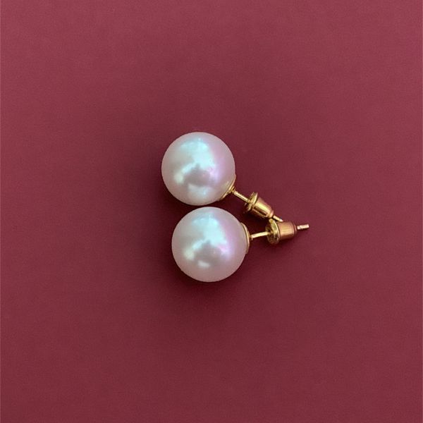 Boucles d'oreilles à tige en perles naturelles rondes positives Ins Ampoules Fièvre La même perle en argent sterling 925 Simple Fashion All-Match Jewelry