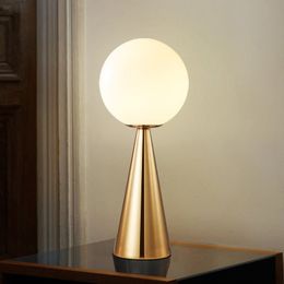 Art de chevet postmoderne lampe de Table cône créatif verre doré lampe de bureau chevet Bar café salon décoration éclairage