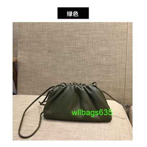 Sac en tissu de pochette Bottegveneta Sac de luxe de luxe Sac en cuir Sac de femme en cuir Huiqiao Sac nuage plissé Sac en cuir authentique Sac Single Shoul Have Logo HBW59U