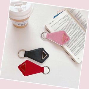 cordons de pochette porte-clés dsigner porte-monnaie cordons porte-clés ornement porte-clés cuir rouge boucle premium ornement en cuir imprimé sacs pendentif ensemble cadeau 1