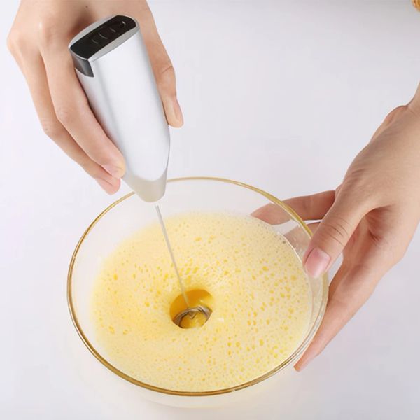 Milk de café de lait puissant frotter frother électrique mini fouet électrique mixeur de boisson à main petit mélangeur à main