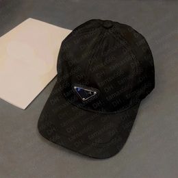 PR Luxury Designer Hat Baseball Cap Summer Sunshade décontracté réglable dans PRA CAP pour hommes femmes en gros, le prix dépend de la quantité