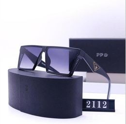 Lettre de lunettes de soleil PRA et DA VWAIMEA L Le même modèle de protection UV Protection de protection UV de haute qualité pour les femmes de la police pour les femmes Lire les personnes soixante-dix-River South