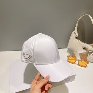 Gorra de béisbol PRA Gorra de béisbol clásica con logo de triángulo lateral blanco Tejido de secado rápido, antiarrugas de alta calidad, adecuado para hombres y mujeres