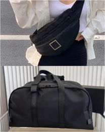 Travel Duffle Bag Crossbody Schoudertassen Nylon Kussen Pouch Women grote capaciteit Handtas Klassiek Logo Bagage Casual handtassen 45 cm YQ0023