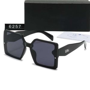 PRA zonnebril voor mannen Damesontwerper Luxe Nieuwe Fashion Classic Sunglasses van topkwaliteit Nieuwe buitenbescherming Zonnebril Trend Travel Street Foto Zonnebril