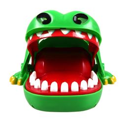 Praktische grappen bijtent tandenbeet hand vinger alligator bar game grappige gags speelgoedcadeau voor kinderschilden 220628