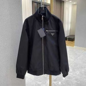 Prad Hommes Veste Coupe-Vent Manteaux Minces avec Lettres Triangle Inversé Hommes Femmes Manteau Imperméable Printemps Automne Vêtements Vestes Vêtements D'extérieur Vêtements Pour Hommes 1C1X 2