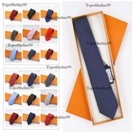 Prad trois créateurs de marque pour hommes et femmes Classic Fashion Tie Modèle à carreaux de mariage Business Workplace Original Edition