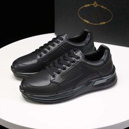 Praddas Pada Prax Prd Fly Fashion Chaussures Men Blocs Casuals Chaussures Chaussures ONYX RESIN BAS RUN RUNAGE Italie Delate Black Blanc Low Top Cuir Designer Casual