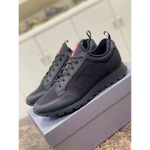 Praddas Pada Prax Prd Men Brand Runner Collision Sporty Casual Shoes Running Sneaky Italy Popul Soft Bottom Low Top Tissu Calfskin Breathable Fitness Casuals Tr