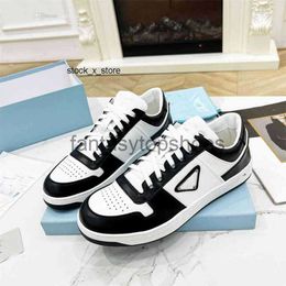 Praddas Pada Prax PRD Perfoated Designer Casual Downtown Leather Sneakers Chaussures Fashion Fashion Luxury Sneaker Shoe Plateforme Lace Up Up Print Plate-Forme FCV