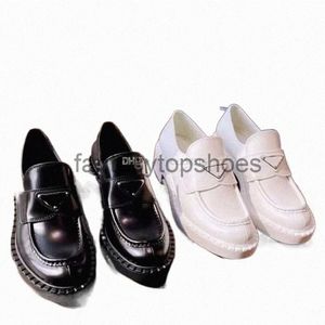 Praddas Pada Prax Prd Soft Shoes Designers Chaussures Cowhide Mandis Boots Platform Plateforme de haute qualité Robe décontractée Shoe Black Patent Cuir Chunky