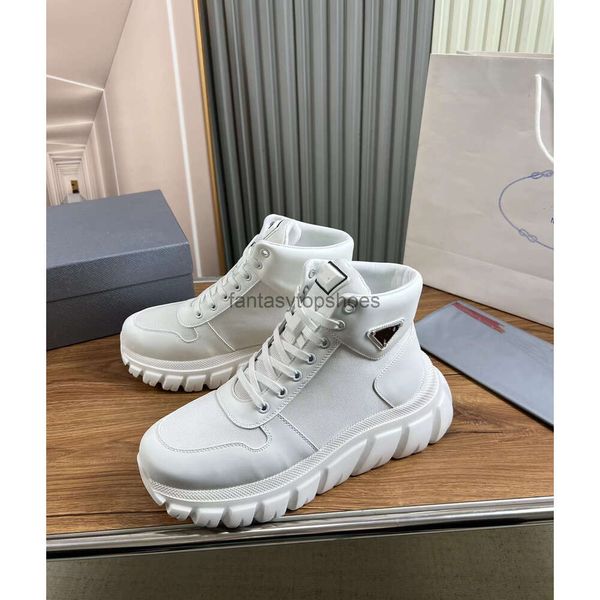 Praddas Pada Prax Prd Winter Downtown Runner Sports Chaussures High Top Sneakers Men Rubber Sole Tissu Patent Leather Mens Wholesale Discount Trainer 14Eg