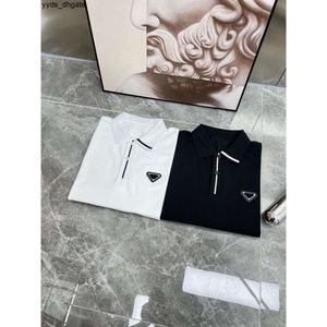 Prado Polos Hommes Tees Designer 23ss T-shirt de luxe Triangle Lettre Splicing Pocket Imprimer T-shirts Casual Coton Manches Imprimé Revers T-shirts Blanc