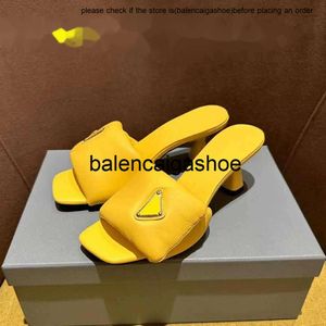 Pradshoes Slippers Soft Rempa Prades Nappa Cuir glissades 6,5 cm STTILETTO Talales Sandales Slip on Triangle Flats Sandale pour femmes Designer de luxe 35-42