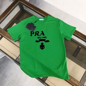 PRAS Shirt Designer Femmes Graphic Fashion Man Pras T-shirt White Cotton Boutique Designer Pras à manches courtes Boutique Vêtements Boutique M 5322