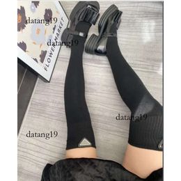 PRD -ontwerper Cashmere kousen Hosiery Socks for Women Fashion Ladies Girls Streetwear Triangle Winter warm over knie lange Praddas Sock Stocking Bran 6341