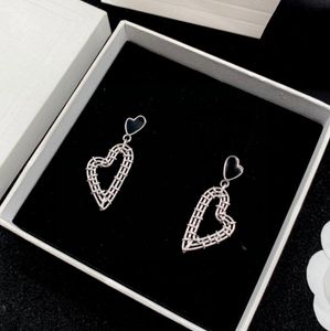 Kostbare stenen hanger Stud Woman Crystal Heart-vormige oorbellen Hoogwaardige Pearl Stud sieraden Gift Simple Everyday Party Bruiloft Sieraden Accessoires