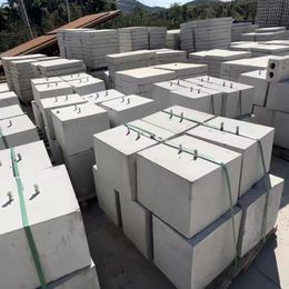 Geprefabriceerde fotovoltaïsche betonnen pier op zonne-energie. Raadpleeg de klantenservice voor meer informatie
