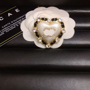 Designer de marque de broche en or premium 18 km avec un design classique en forme de coeur Broche Brooch Broche de haute qualité Diamond Diamant Romantic Love Gift Box