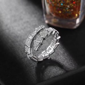 Premium Designer Volledige Diamond Fashion Snake Rose Gold Sier Ring Fijne sieraden Verjaardags- en kerstcadeaus voor koppels 666