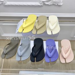 Sandales de designer haut de gamme en cuir véritable de haute qualité, tongs de couleur unie confortables à bout fendu