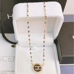 Accessoires de bijoux haut de gamme design collier pendentif confortable à la mode jeune style charme de luxe ultime style féminin cadeau préféré X092