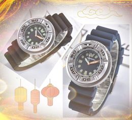 Premium Men Nightlight Lumious Sports Watches Quartz Movement Male tijd klokken Mannen drie Stiches Set Auger Wave Rubber Belt analoge casual polshorloges