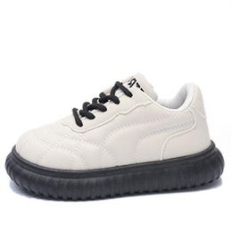 Zapatos para niños de cuero de microfibra de primera calidad, zapatillas de deporte informales con cordones individuales, zapatos planos de invierno de terciopelo 2024, zapatos de algodón para niños y niñas