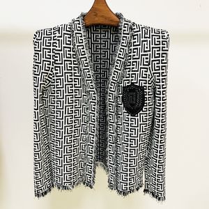 Premium nouveau style veste de qualité supérieure conception originale manteau pour femme boucles en métal motif géométrique badge épaulière cardigan d'extérieur