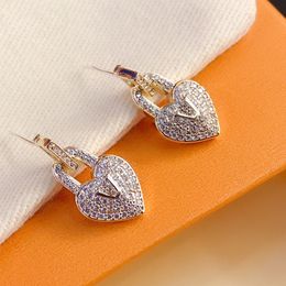 Boucles d'oreilles avec lettres en perles de qualité supérieure, boucles d'oreilles de créateur en cristal plaqué or 18 carats, bijoux fins classiques, pour jeunes personnes âgées, pour couple, cadeaux du Memorial Day