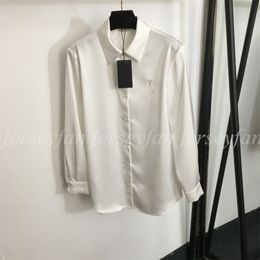 Premium kwaliteit damesoverhemden met lange mouwen, geborduurde letters, maat SML 26523