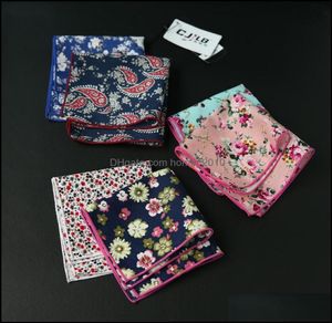 Pocket Pocket Square Mandkerchief 10pcs Lot 27Colors Sépréteur de mode coréen Mens pour hommes Fleur Cotto2897200