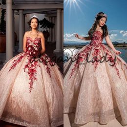 Mooi roségoud en rode kanten kweeperen jurken 2023 Sweetheart veter corset top sprankelende pailletten applique quinceanera jurken 2281