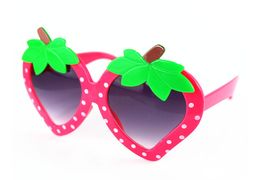 Primavera Verano niños niño niñas niños lindo piña y fresa forma gafas de sol niños Vintage gafas de sol protección UV400 clásico