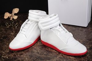 Precio Hombres Marca de Francia Estilo Botines High Top Winter Fall Mans Botas cortas Zapatos planos casuales Calzado de punta redonda