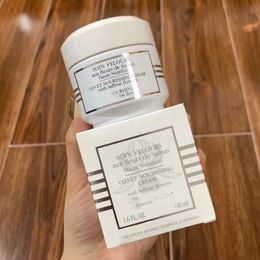 Primer Brand New VELVET NOURISHING CREAM 50 ml Peau humide constante Protection de la peau longue durée rides aplatir goût naturel pour les femmes